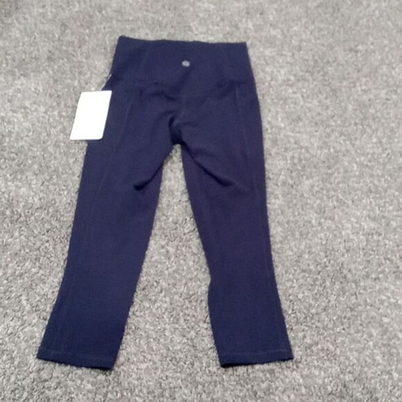 Athleta Salutation Stash Pocket II Capri navy blue  leggings size XXS NWT - Picture 5 of 5